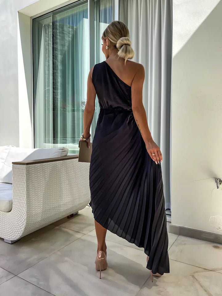 Véronique – Robe à épaules fleuries