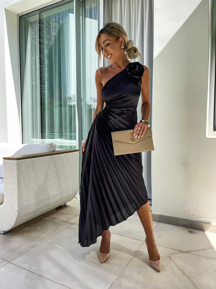 Véronique – Robe à épaules fleuries