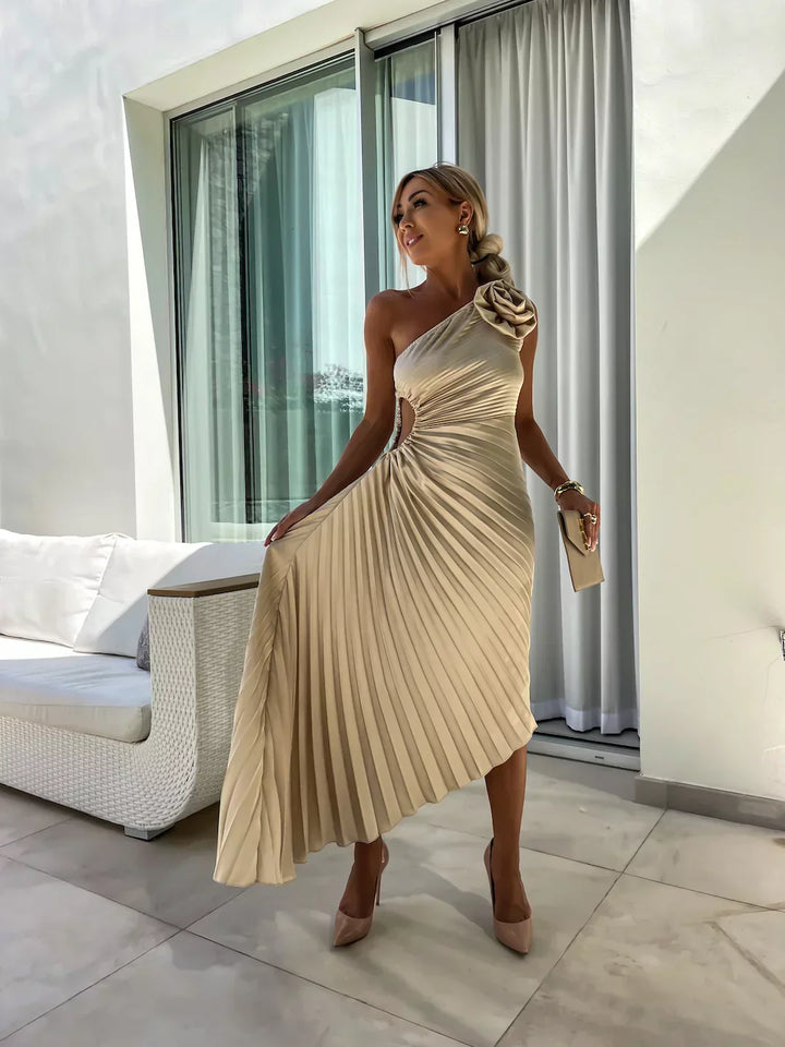 Véronique – Robe à épaules fleuries
